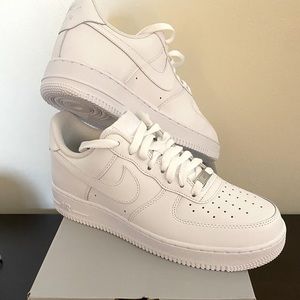 Nike Women’s Air Force 1 '07